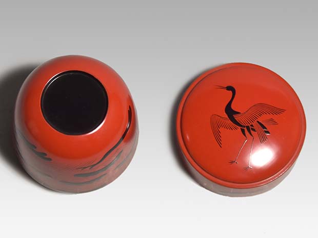 赤い鶴模様の木製 こっぽり 赤い鶴模様の木製 こっぽり