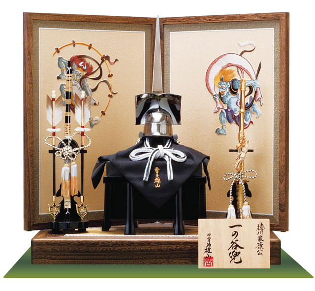 人気の五月人形・戦国武将 徳川家康公 一の谷形兜飾り No3152