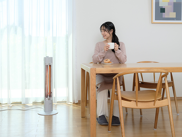 遠赤電気ストーブ KSS-08252/W｜電気ストーブ／ヒーター｜シーズン