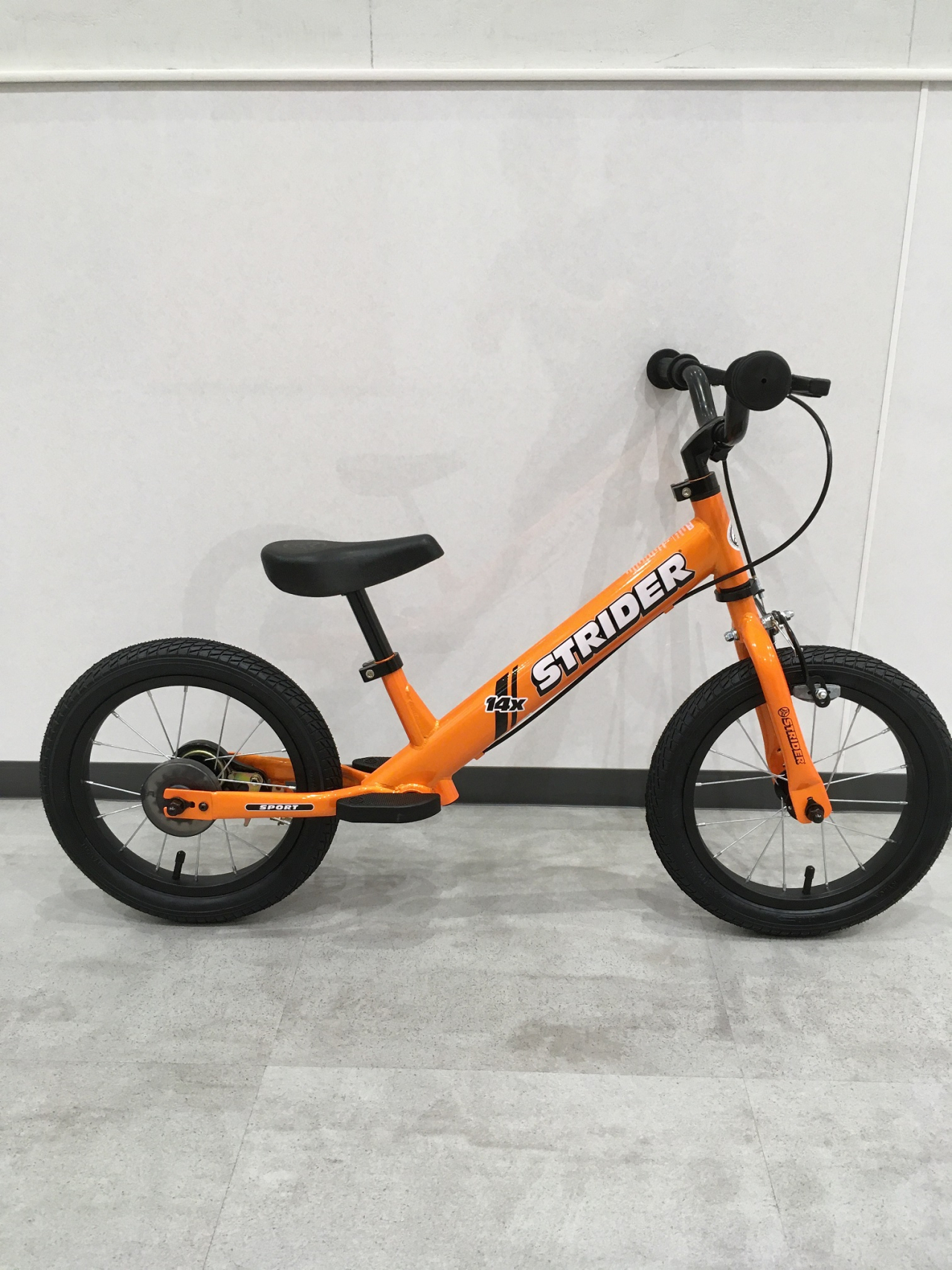 🍊FRESH! サンシャインオレンジな STRIDER 14x 入荷 ‼ | コンズ