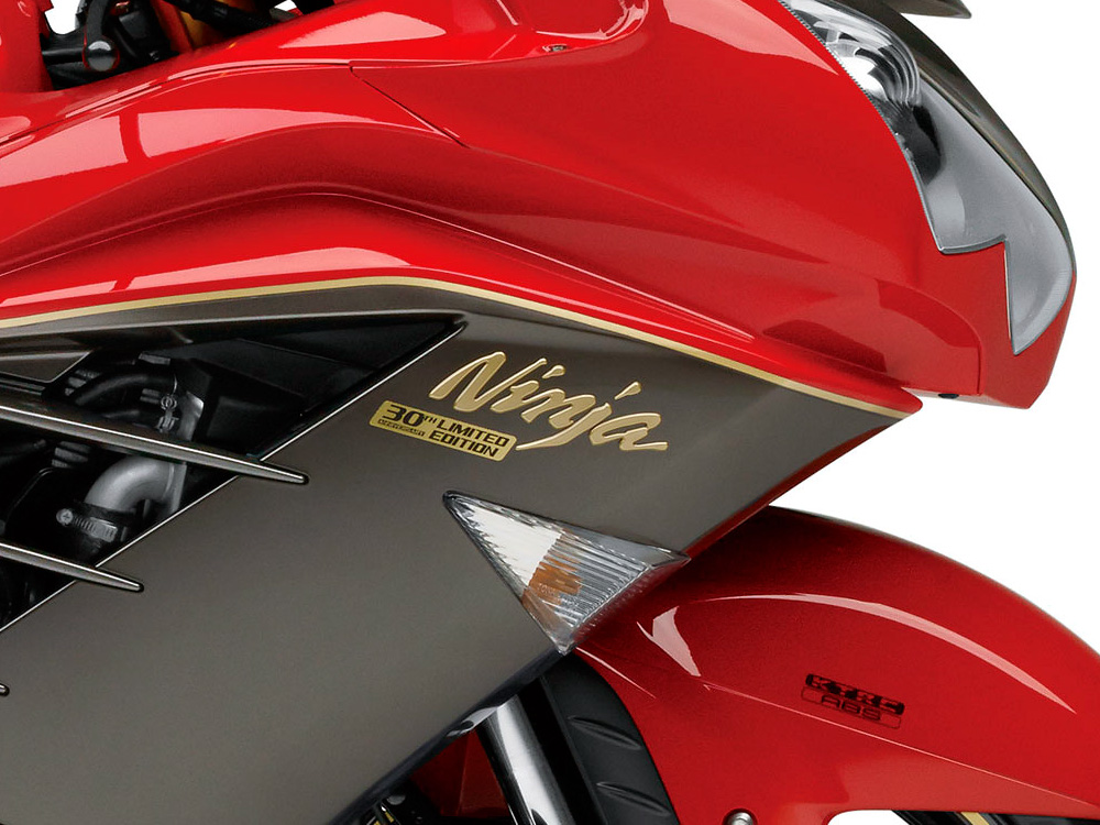 Ninja ZX-14R ABS］2015年モデルが初期型ニンジャを彷彿とさせるカラー
