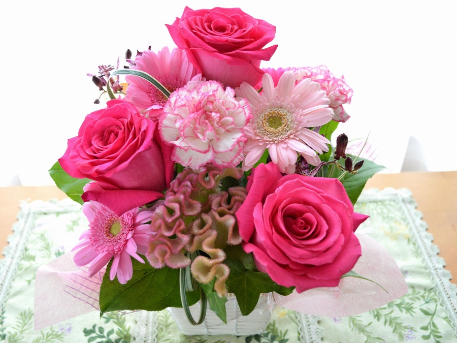 プチ贅沢なアレンジ MilkyPink (バラのフラワーアレンジメント