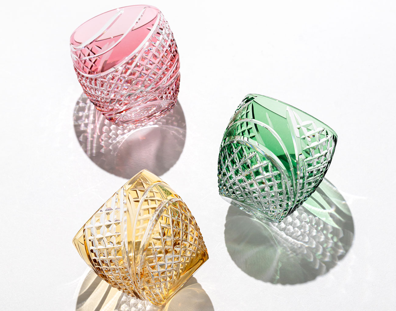 江戸切子 冷酒杯＜魚子流し紋＞ | カガミクリスタル