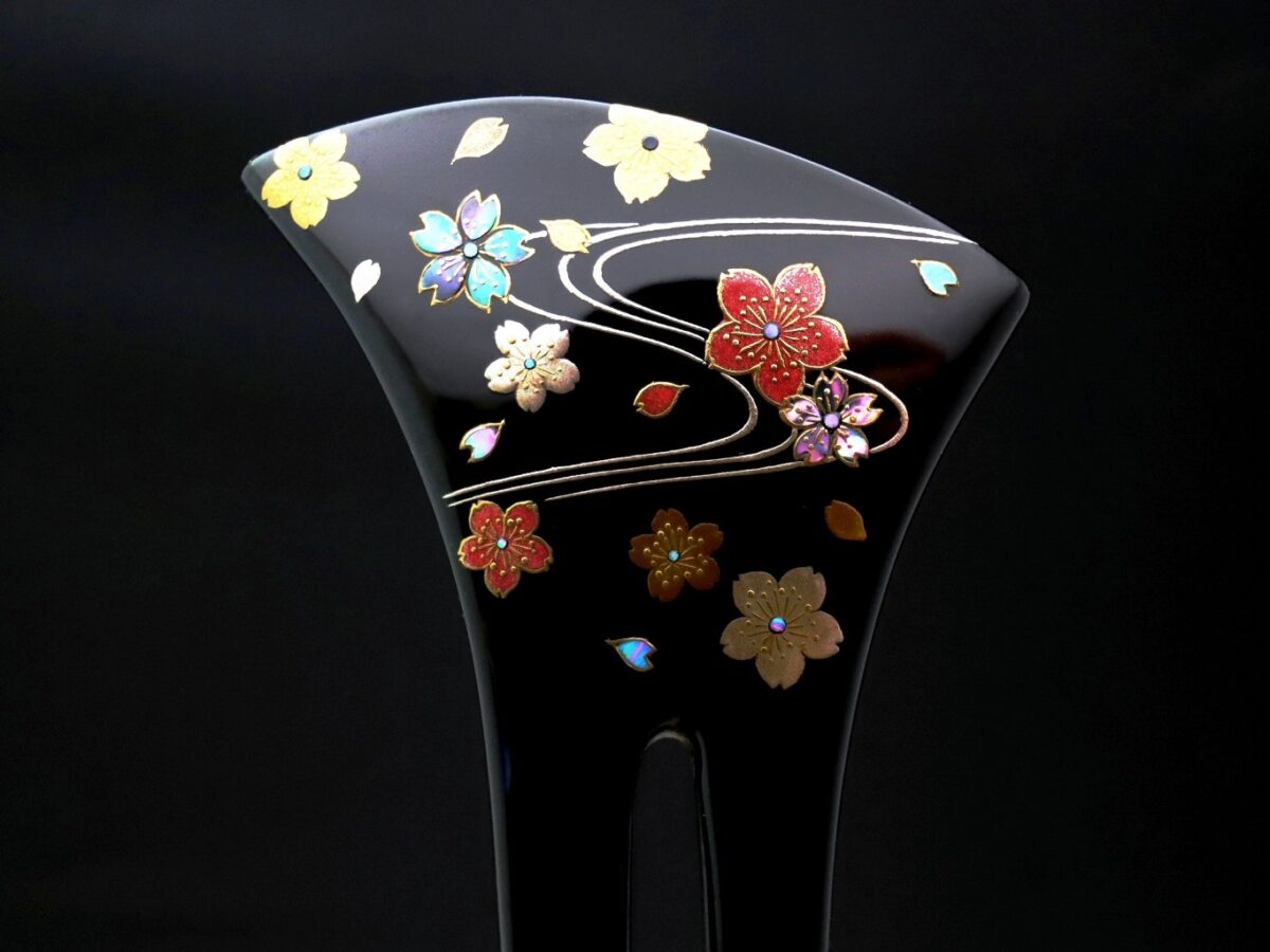 春の訪れを告げる桜の花｜木製漆桜螺鈿金蒔絵かんざし2026 | べっ甲