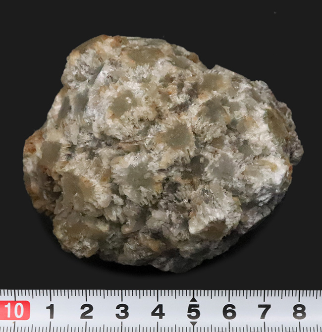 石の上に美しい「花」が咲き乱れた、現存数の限られる、未採掘産地