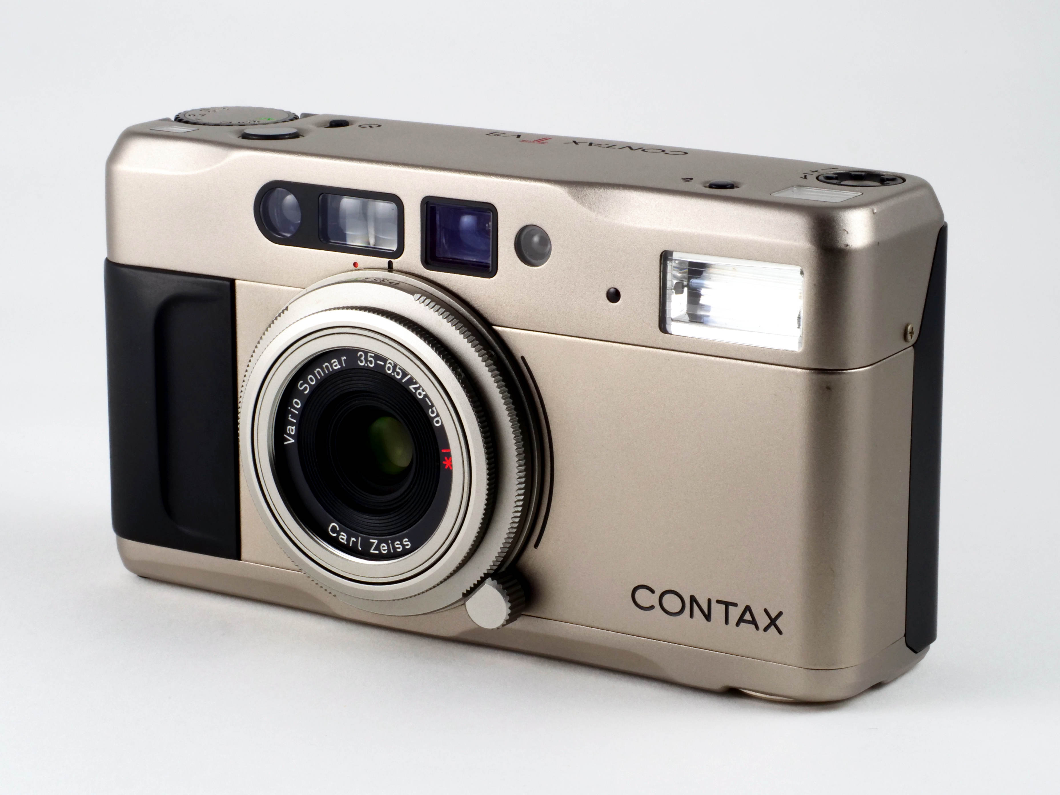 映画の中の、あのカメラ｜07 箱男(2024) コンタックス TVS | ShaSha