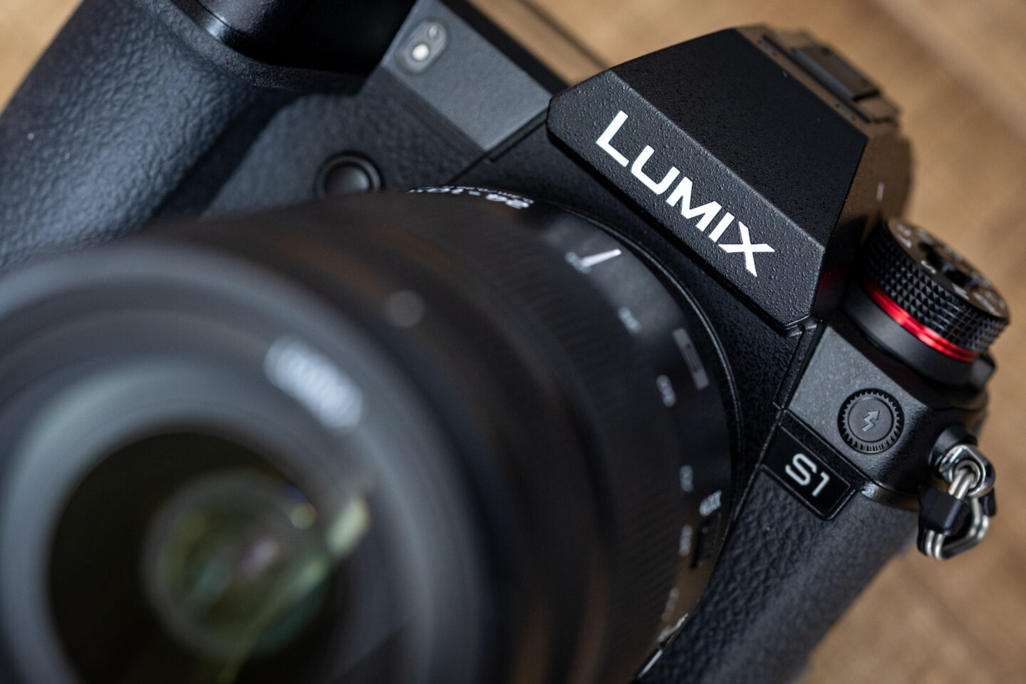 赤城耕一の魅力的なカメラ・レンズを再発見！ その1 ～悪口言ったのは