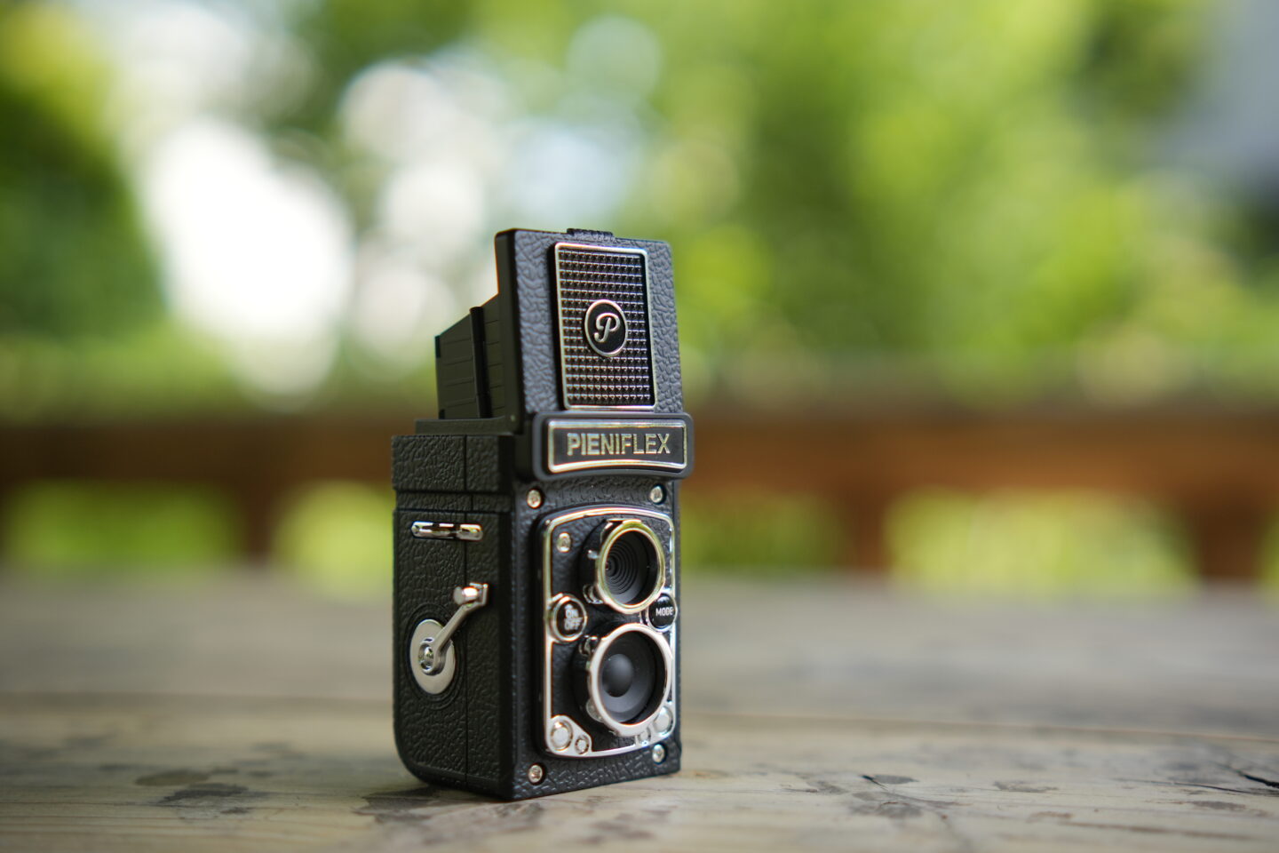 大人も楽しめる クラシックな二眼レフ風トイデジタルカメラ｜ケンコー