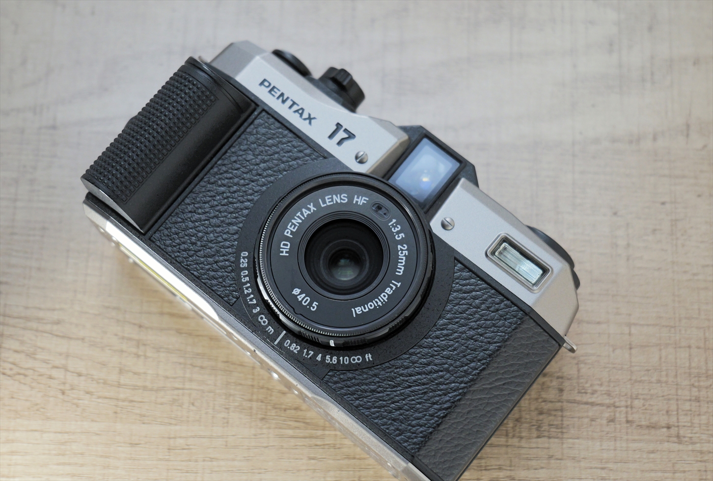 初心者におすすめのカメラ 『ハーフサイズフィルムカメラ PENTAX 17