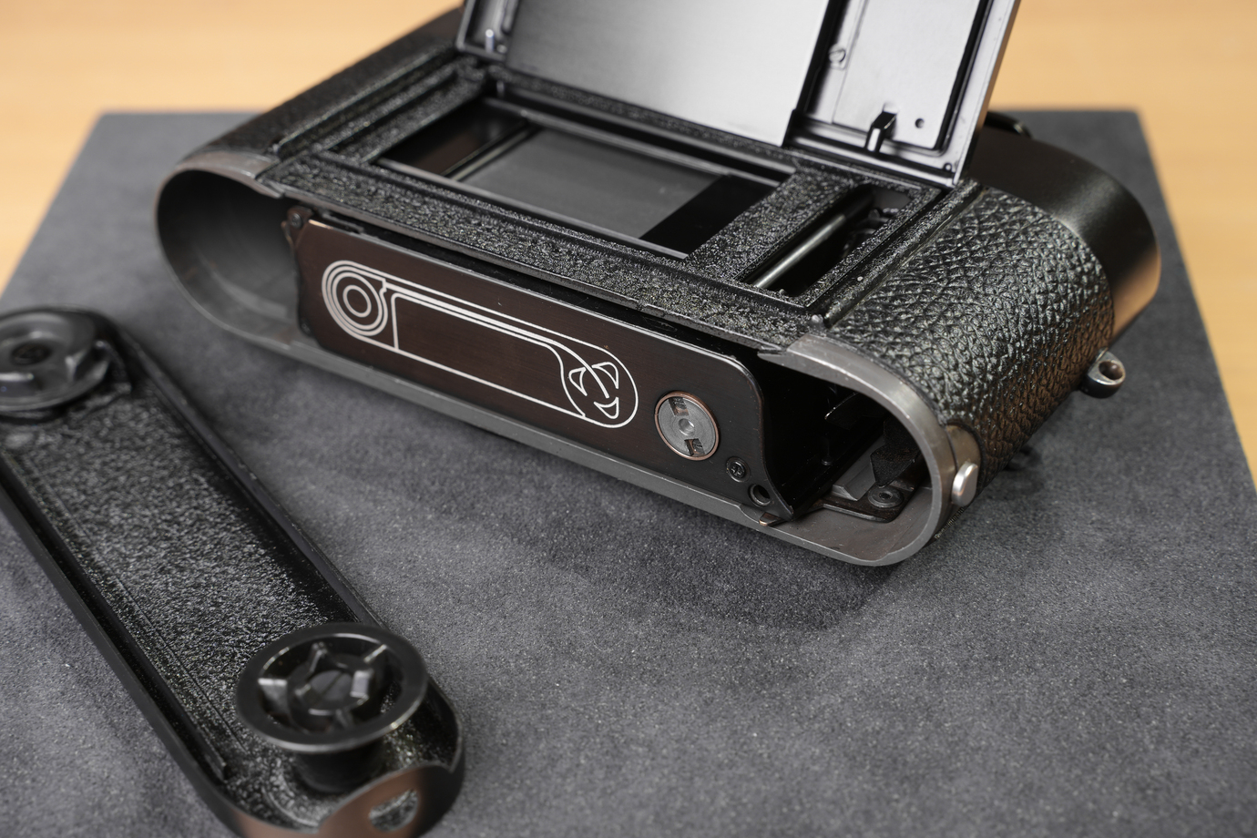 新宿 北村写真機店のカウンターで、お薦めライカを味わい尽くす｜Vol