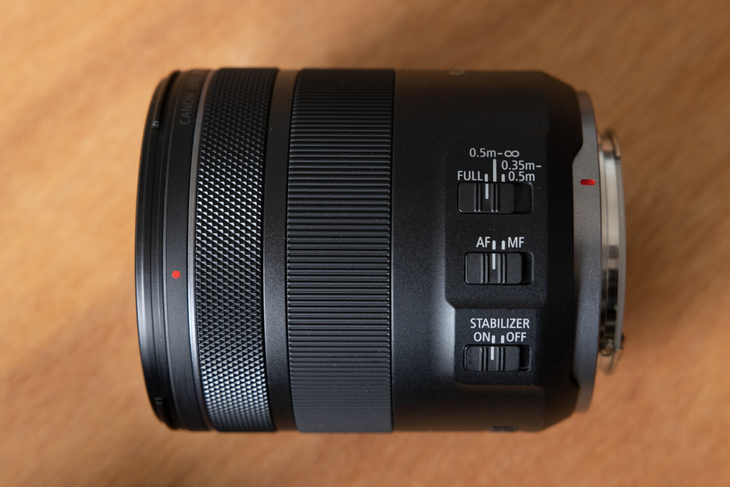 キヤノン RF85mm F1.2 L USMとRF85mm F2 MACRO IS STMを比較レビュー