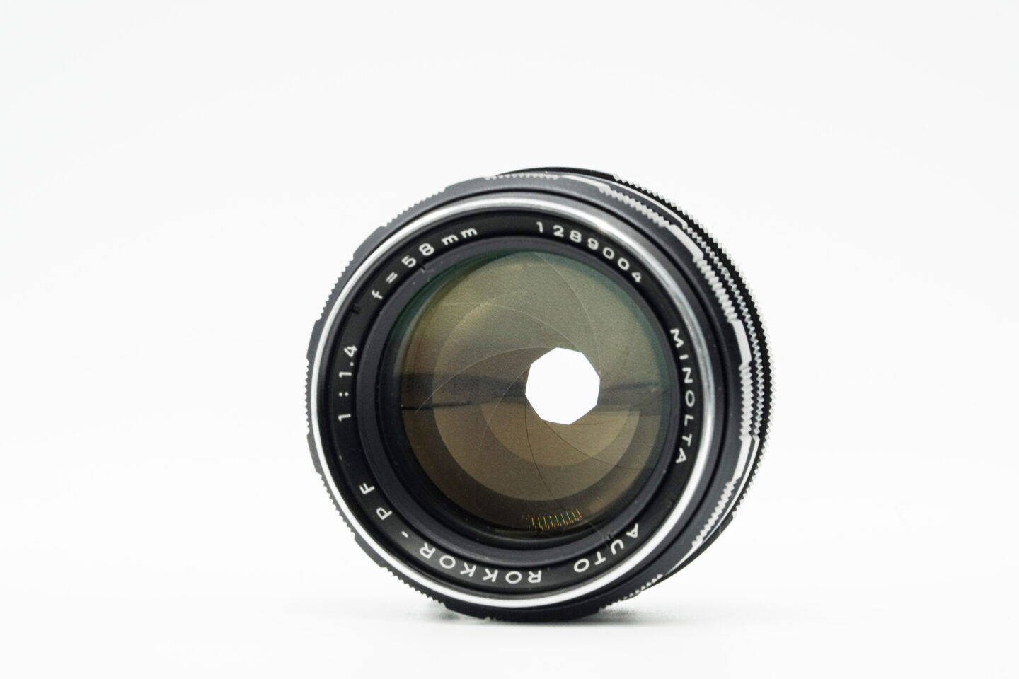 オールドレンズ】ナチュラルな描写が魅力、緑のロッコール「ミノルタ