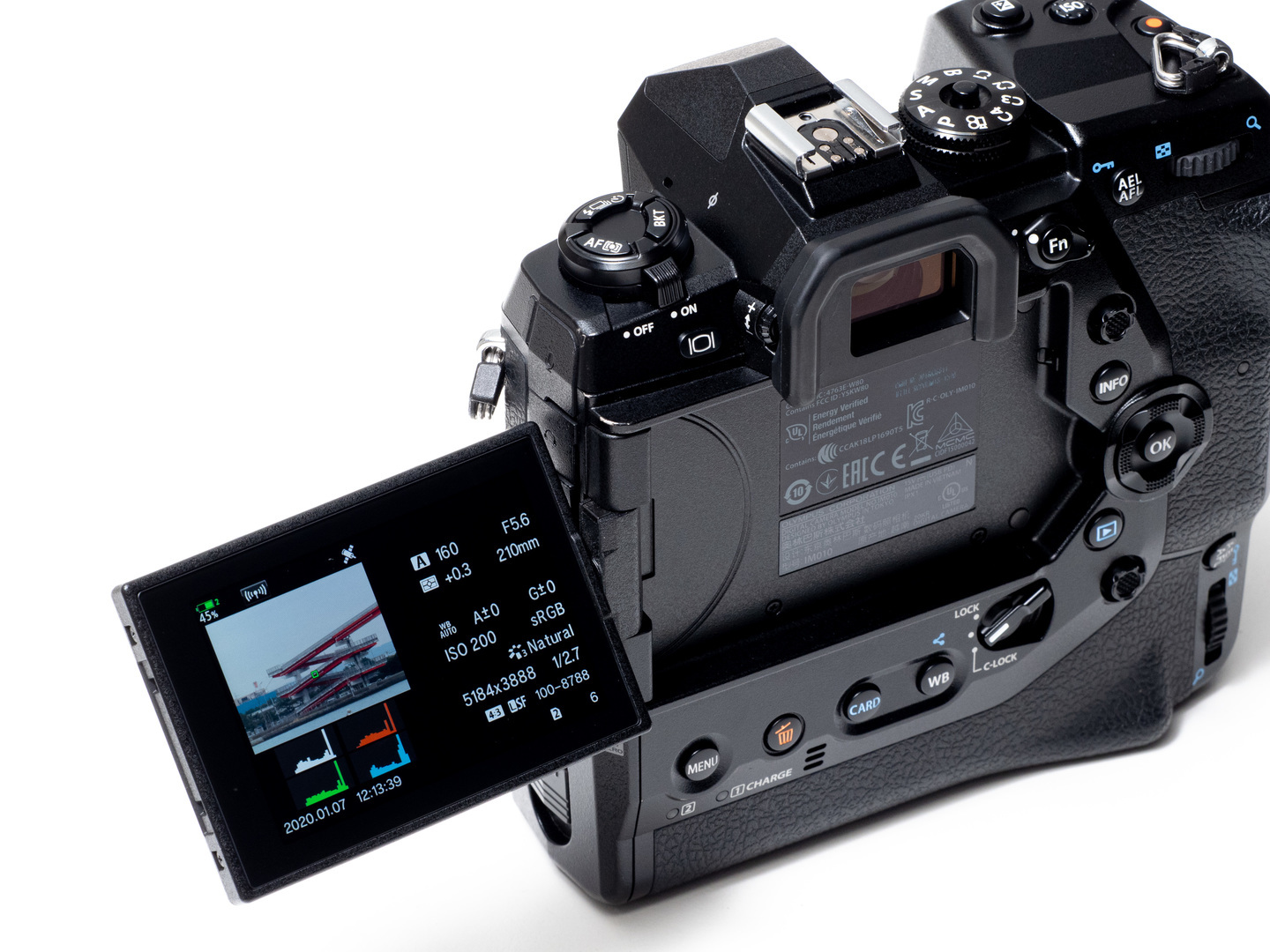 オリンパス OM-D E-M1X レビュー｜持てる力を全て注ぎ込んだプロ