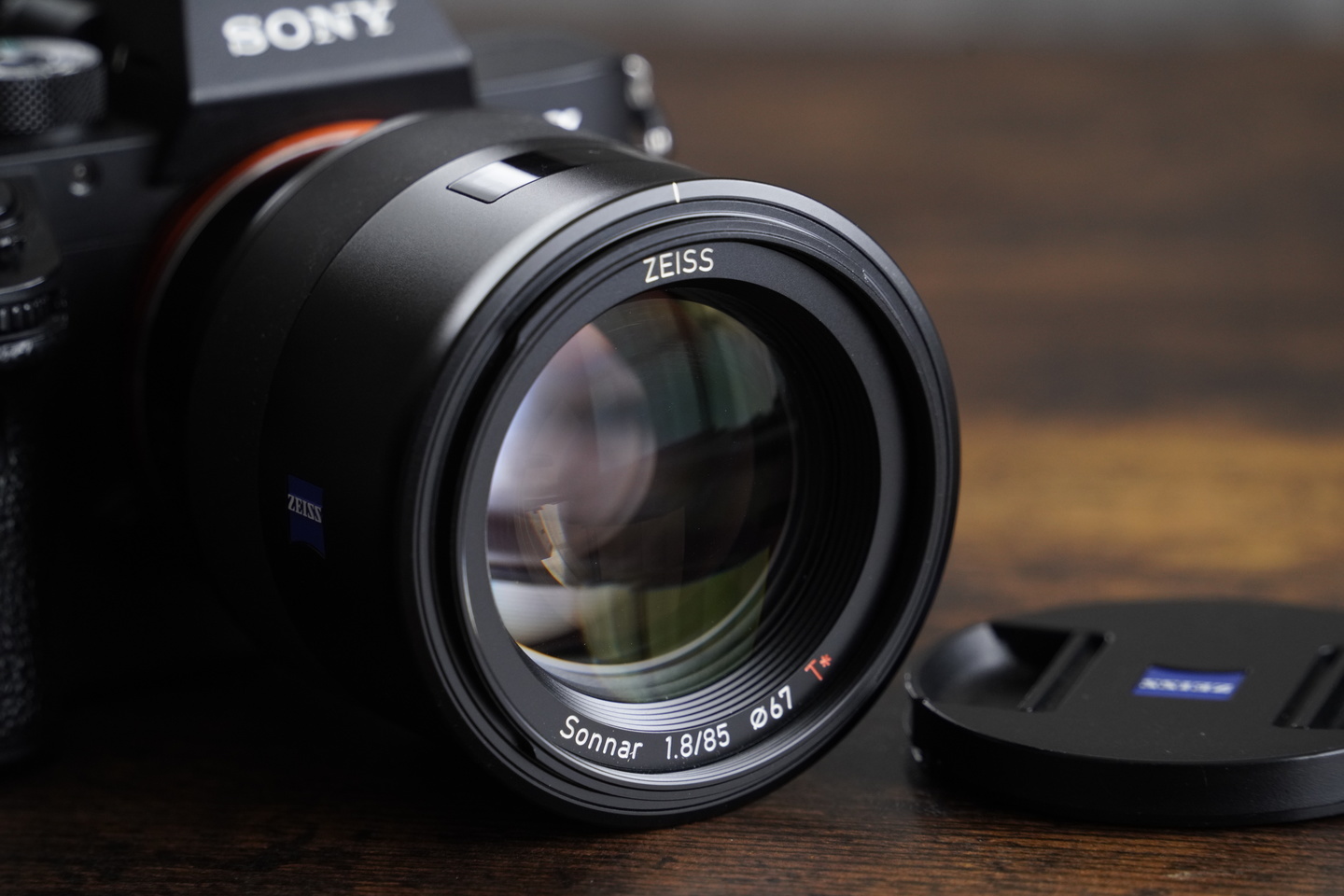 カールツァイス Zeiss Batis 1.8/85 レビュー｜被写体を引き立てる