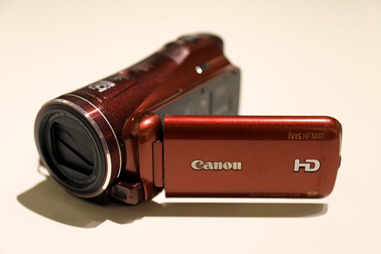 誤って動画を消してしまったCanon iVIS HF M41のデータ復旧 ビデオ