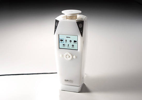 4つのカメラで360°録画できる会議用レコーダー 「ミーティング