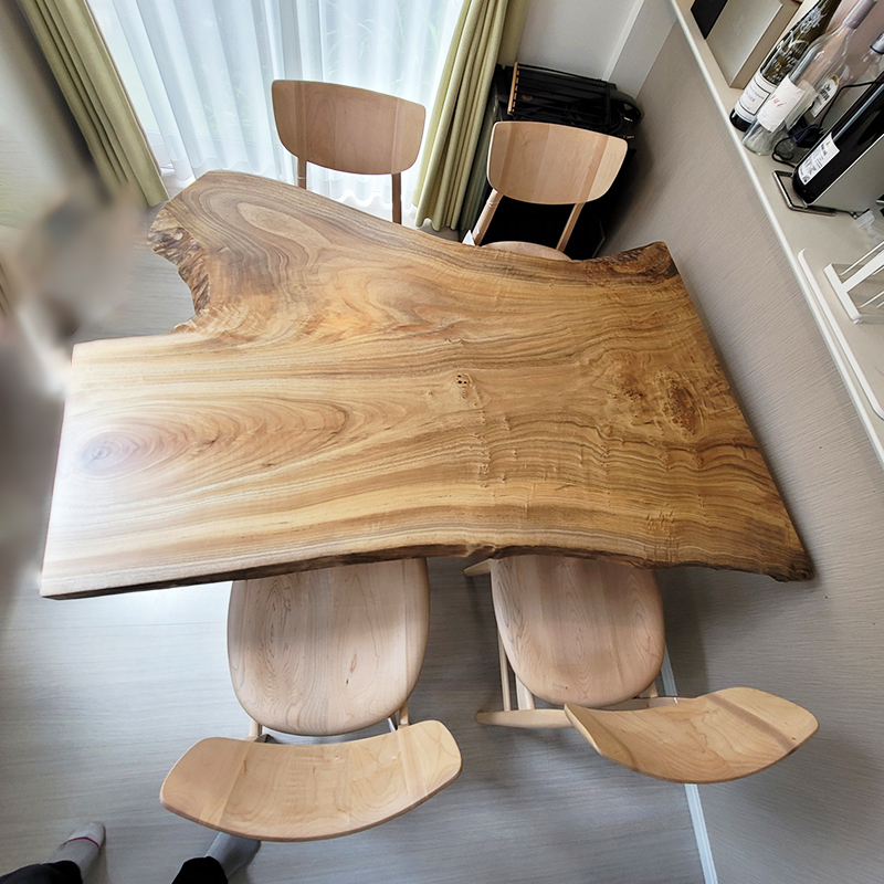 楠一枚板ダイニングテーブル｜流山市おおたかの森｜お届けの様子をご