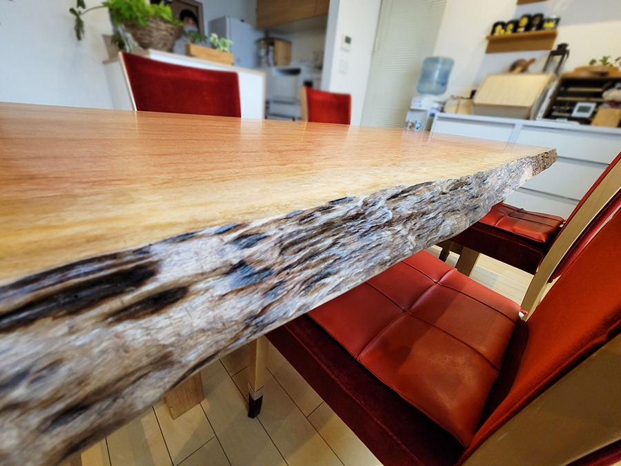 ボセ【アフリカンチェリー】一枚板ダイニングテーブル｜埼玉県吉川市へ