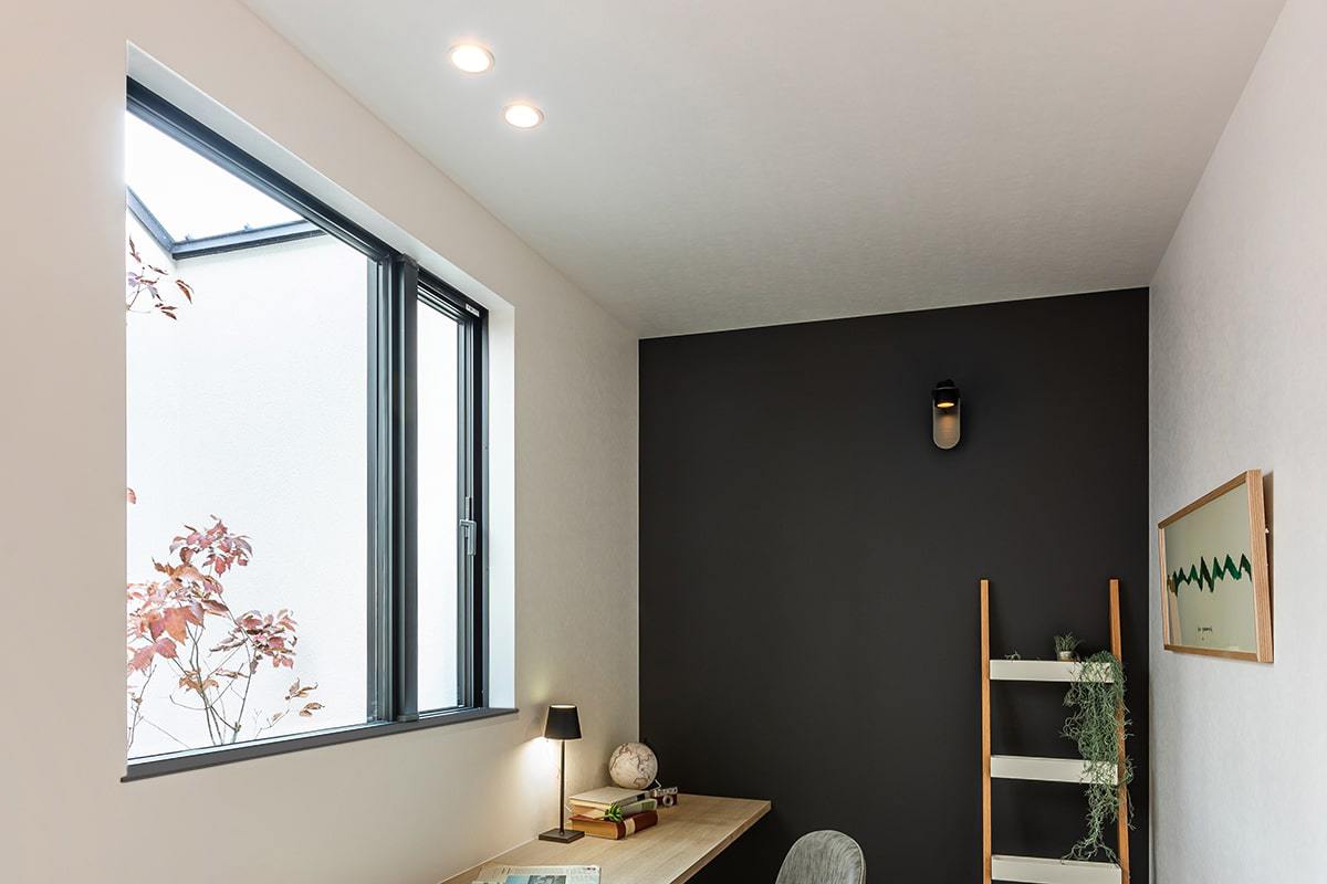 窓枠 見付け6mm ウレタン着色塗装 黒 白｜ie-mon｜#19659 :: 建材トレンド