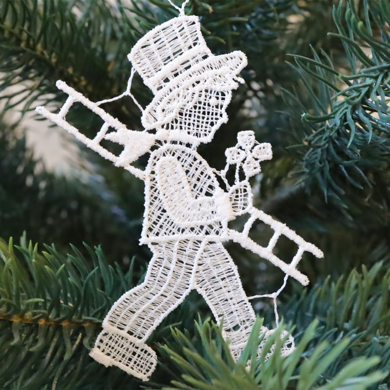 レースオーナメント・えんとつそうじ ：ラッキーのシンボルです