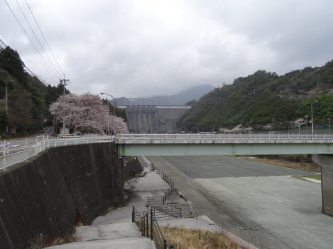 早明浦ダム（歩鉄の達人）