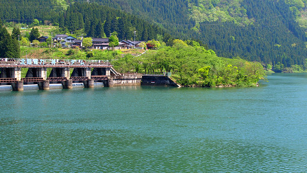 神通川第一ダム湖