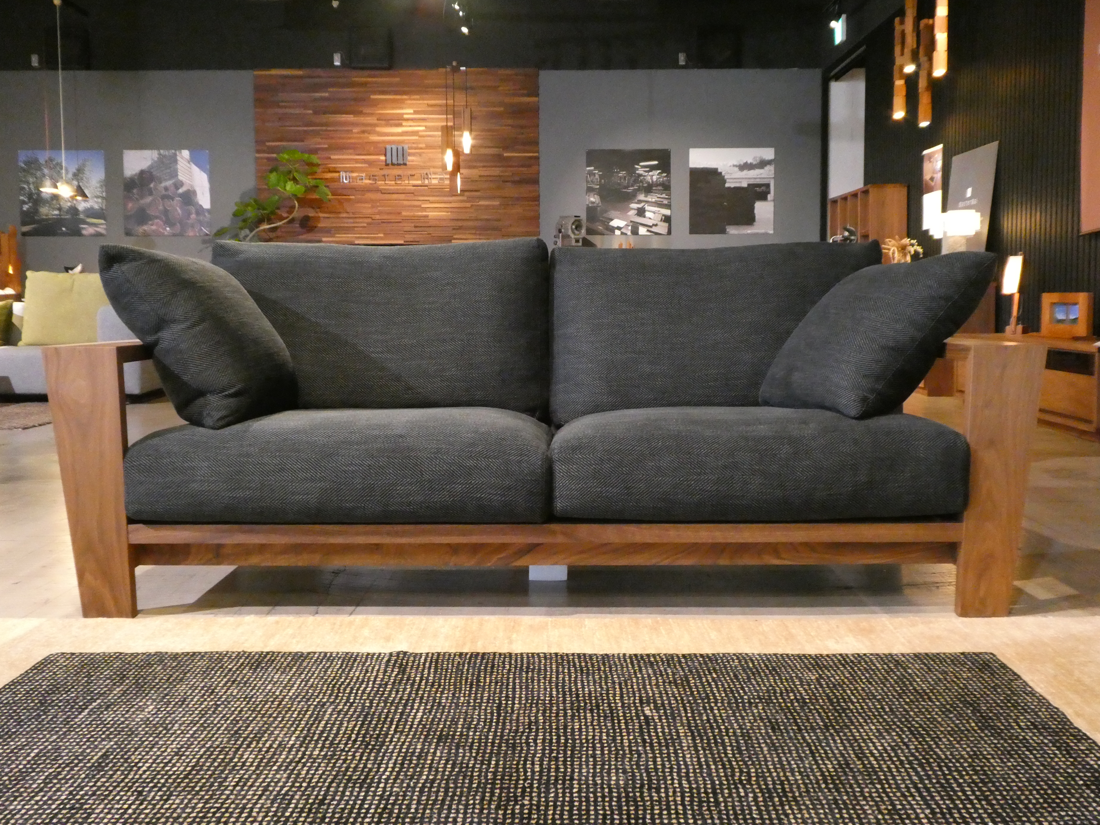 本物』と名付けられたソファ – HOME SIC