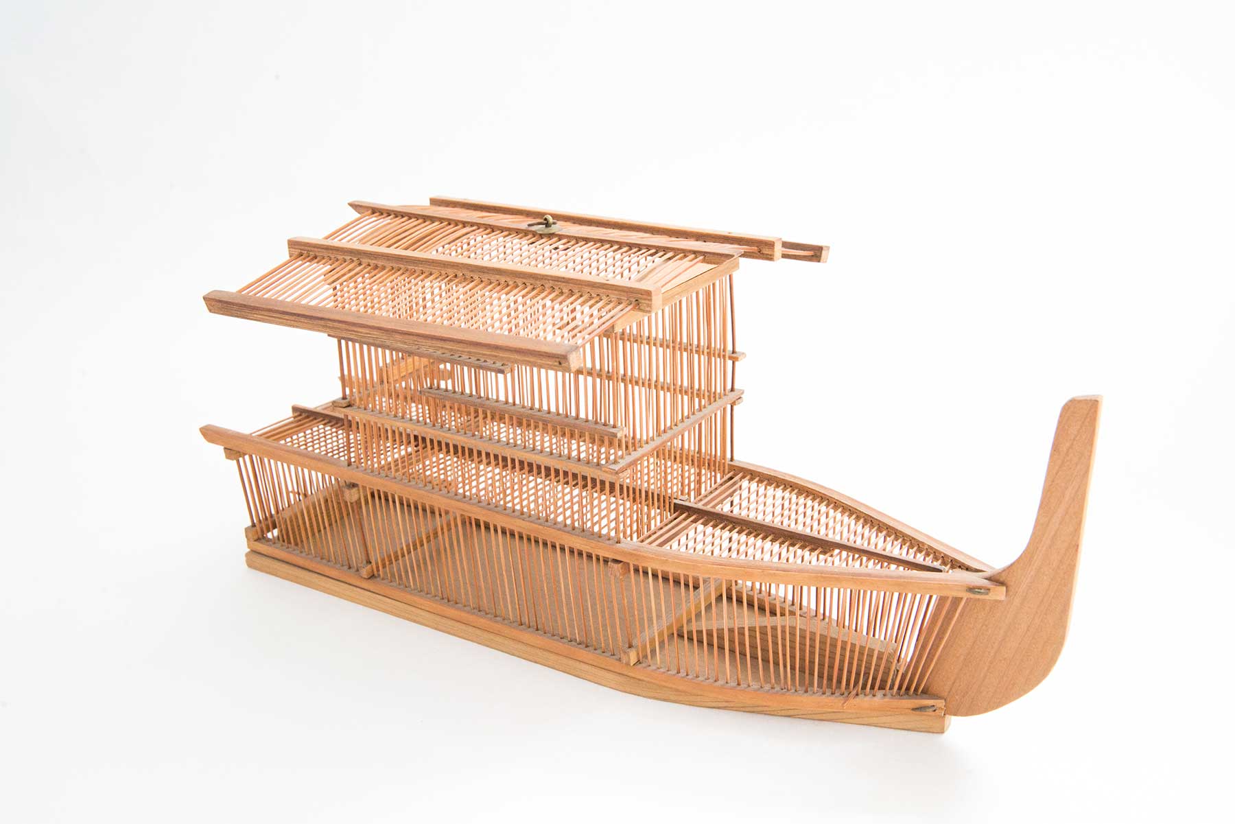 虫の詩 かそけきものの声音を愛す The Poetry of Insects—Loving the