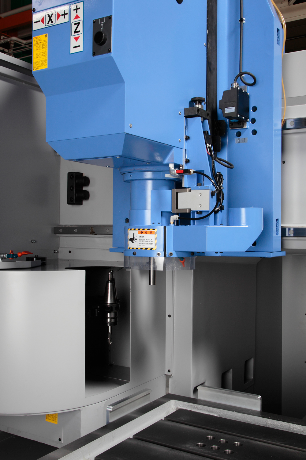同時3軸制御門形マシニングセンタ｜樹脂・軽金属・新素材｜製品案内