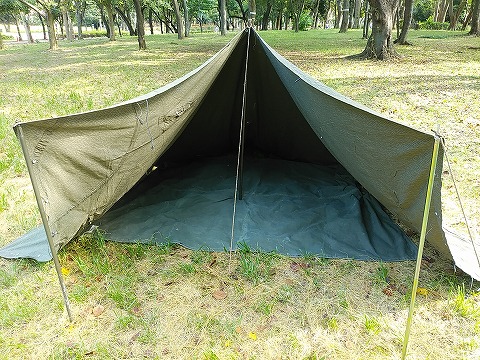 NVA 東ドイツ レインドロップ テントシート 3枚セットポール、ペグ