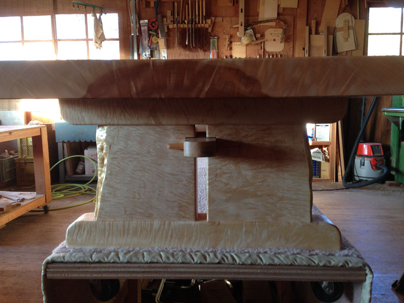 極上杢栃（トチ）無垢一枚板座卓：ダイニングテーブルや手作り家具の