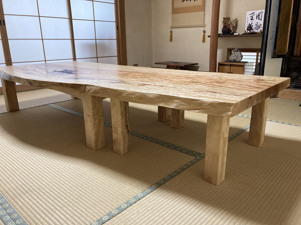 栃（トチ） 無垢一枚板こたつ座卓：ダイニングテーブルや手作り家具の