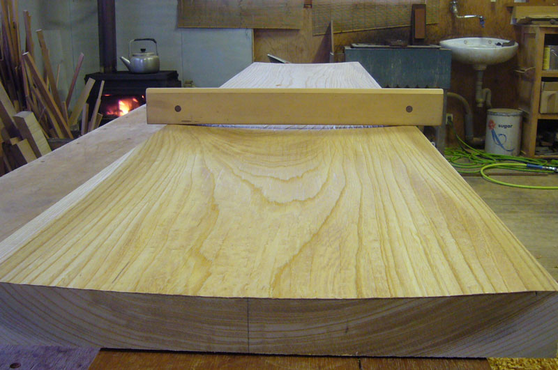 欅（ケヤキ） 無垢一枚板 座刳りベンチ：ダイニングテーブルや手作り