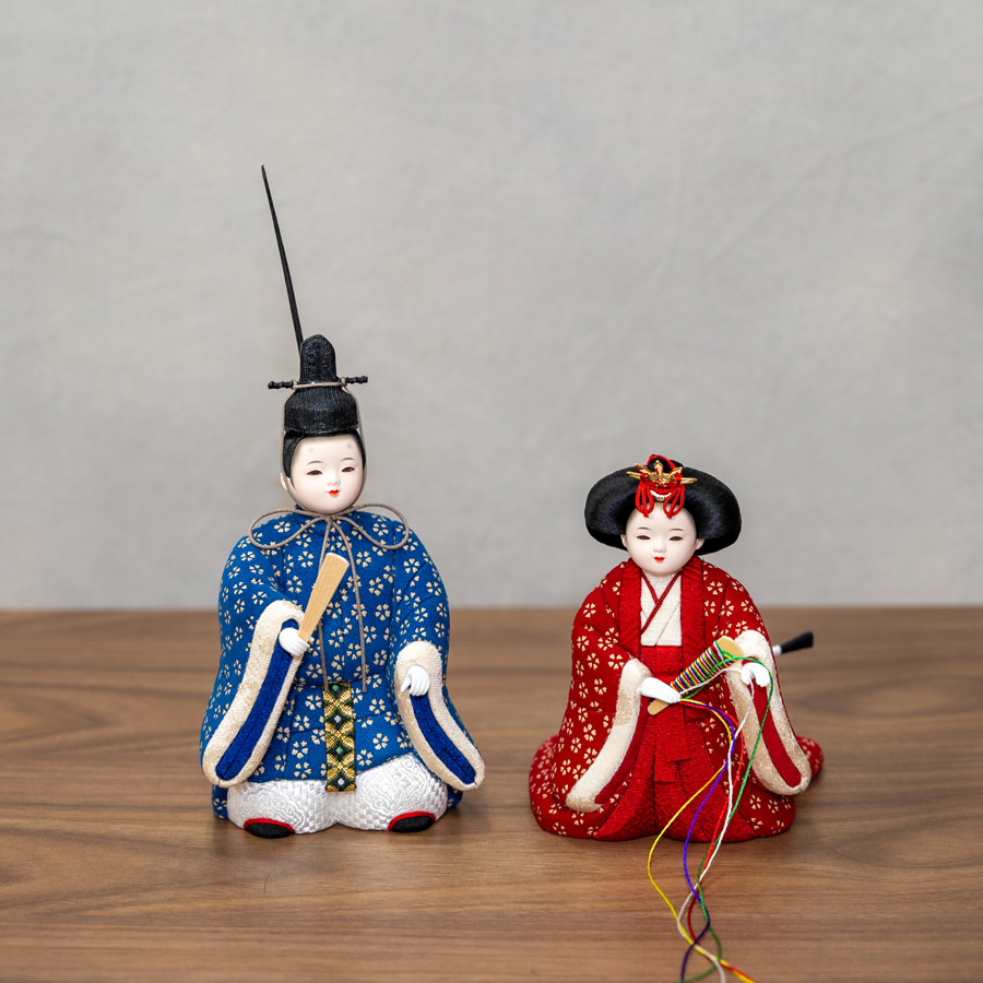 甲州印伝 紺赤小桜柄 春日雛 紺水引サテン衝立セット | 人形専門店