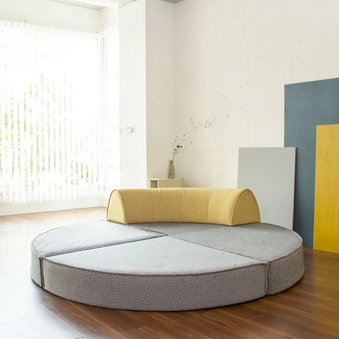 360°で使える、つながる。まるいローソファー「PUZZLE SOFA」の商品