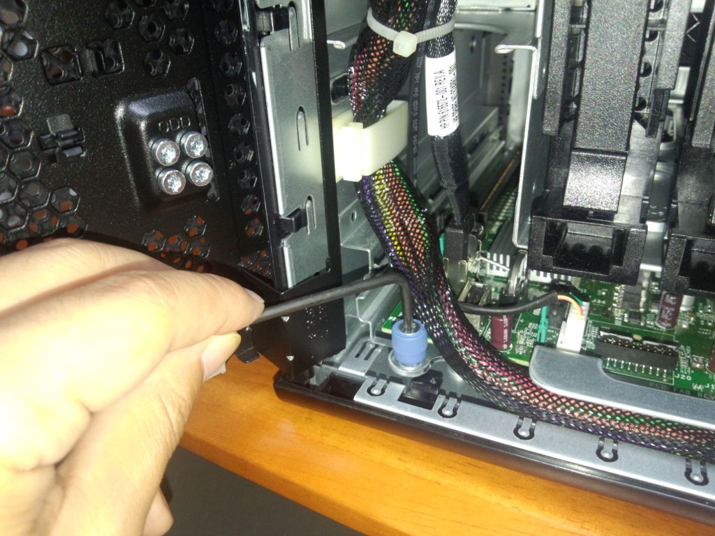 HP ProLiant MicroServer メモリを追加してみた - harumaki.net