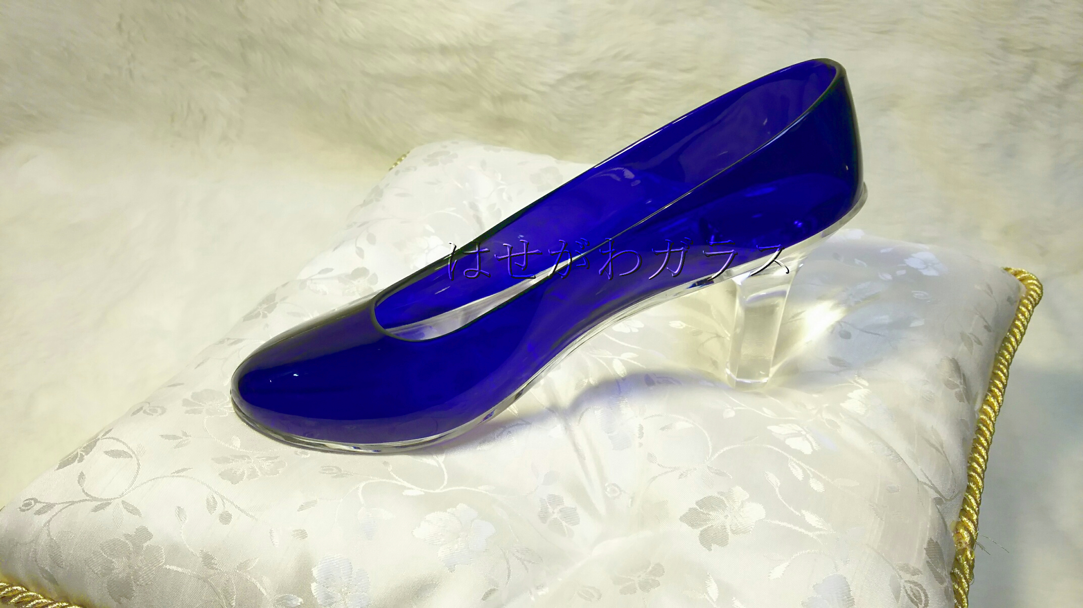 履けなければ、ガラスの靴とは言えません？本当に履けるシンデレラの