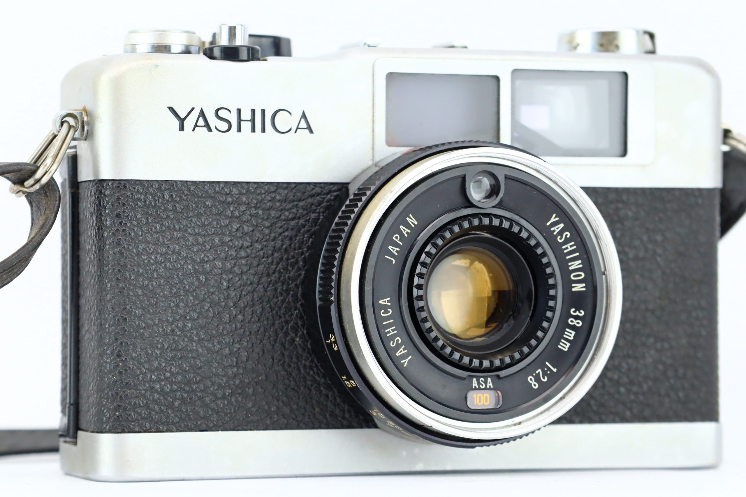 Yashica 35-ME met Yashinon 38mm 1:2.8 lens – Hard to Find Camera Store