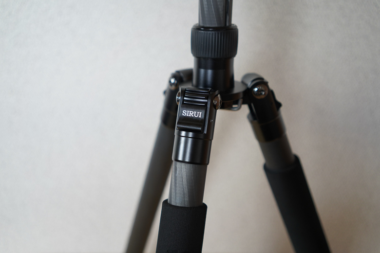 コスパ最強。登山用カーボン三脚の決定版「SIRUI T-2204X」を購入
