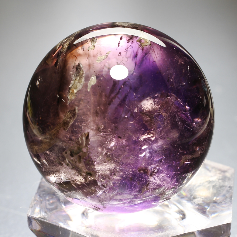 マダガスカル産]水入りアメジストエレスチャル丸玉/スフィア（47.5mm