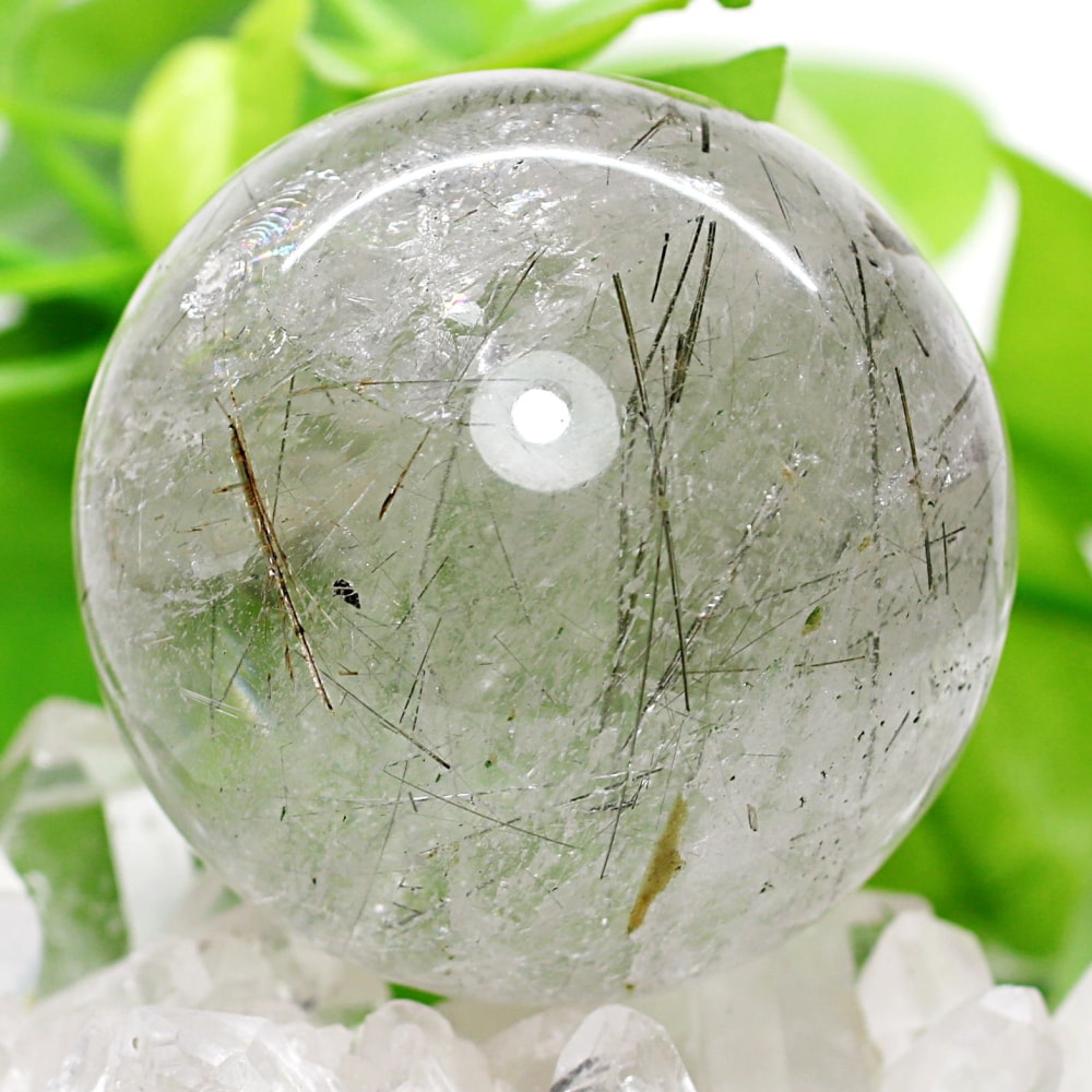 ガネッシュヒマール産ヒマラヤ水晶丸玉/角閃石&緑閃石内包スフィア