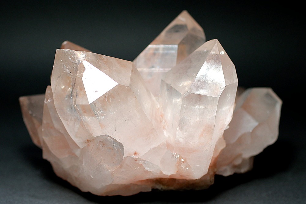 特別価格/インド/マニカラン産]ヒマラヤ水晶クラスター/原石（ピンク