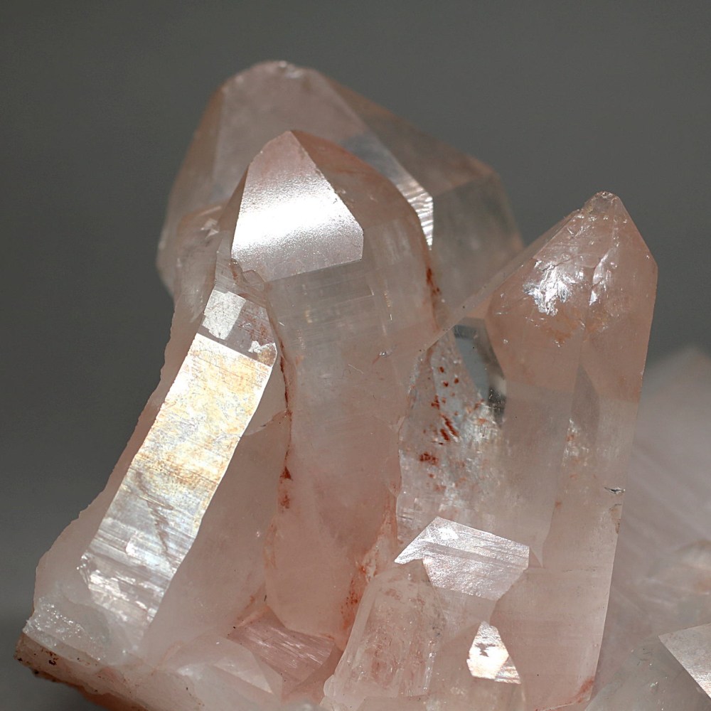 特別価格/高品質・マニカラン産]ヒマラヤ水晶クラスター/原石/淡い