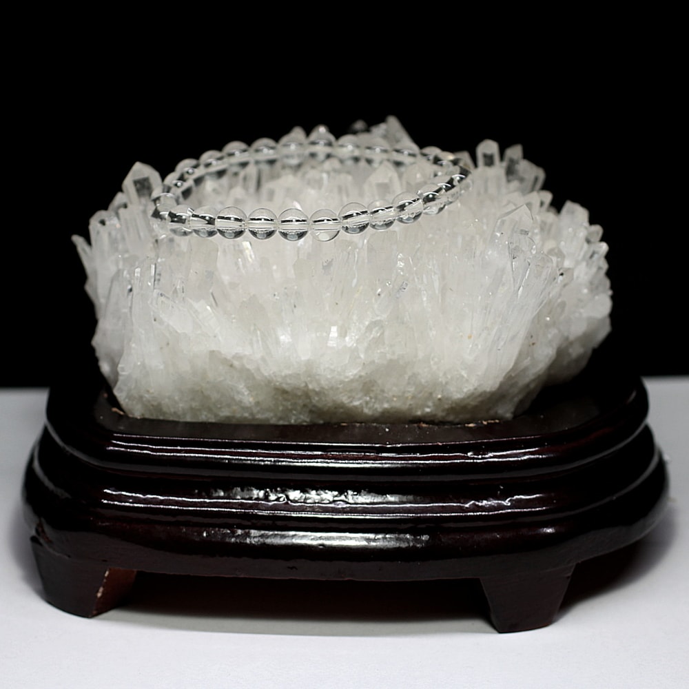 中国/四川省産]水晶クラスター/原石（専用木製台座付） - 埼玉県吉川市