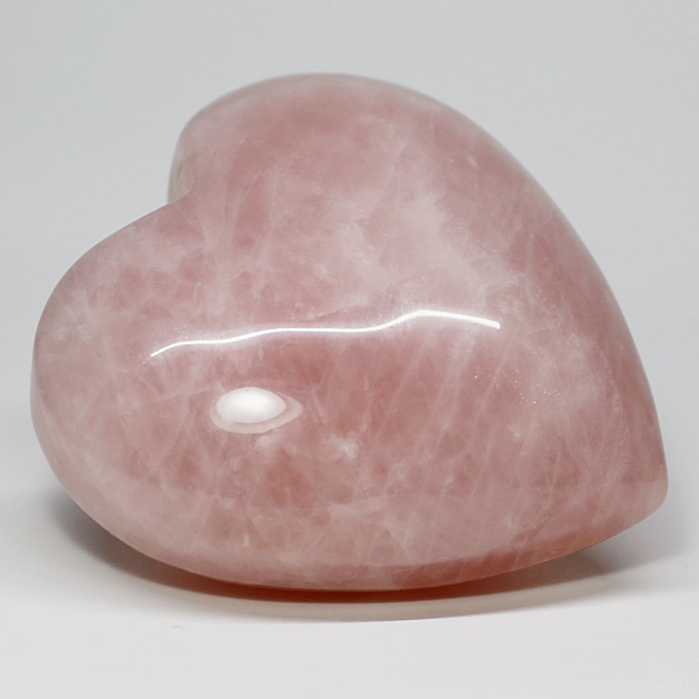 ブラジル産]ローズクォーツハート型磨き石（ハートシェイプオブジェ