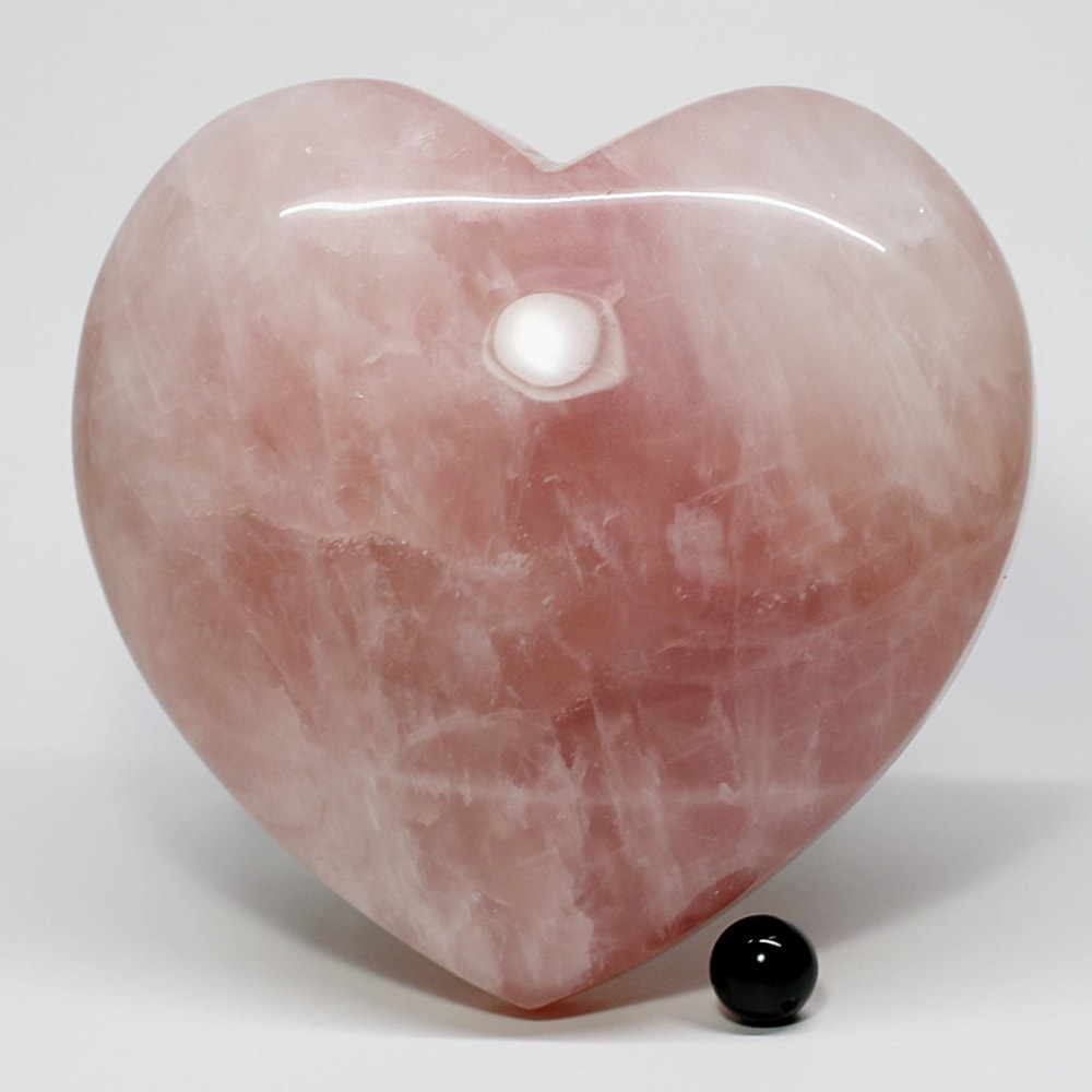 ブラジル産]ローズクォーツハート型磨き石（ハートシェイプオブジェ