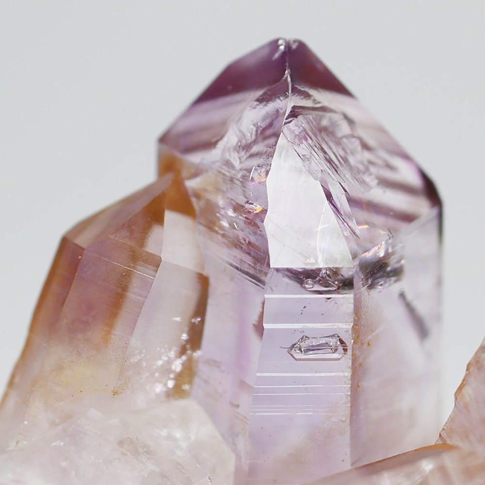 メキシコ/ベラクルス産]ベラクルスアメジスト原石クラスター（一部