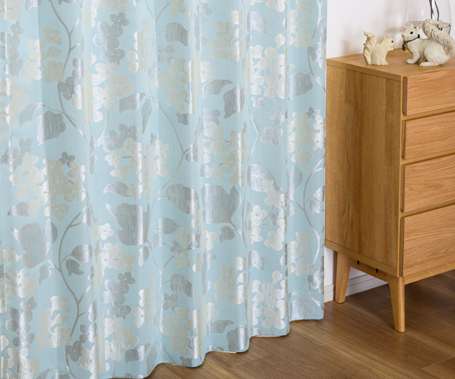 光沢が美しい花柄のジャガード織裏地付き3級遮光カーテン フラン（D