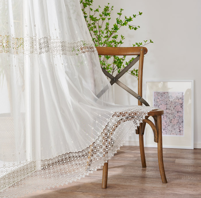 正統派の美しさが際立つ豪華でボリューム感のあるマクラメレースが