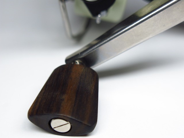 IOS カーディナルウッドノブ